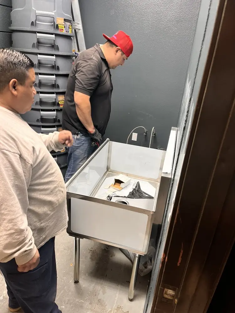 Commercial plumbing and sink installation in Santa Paula